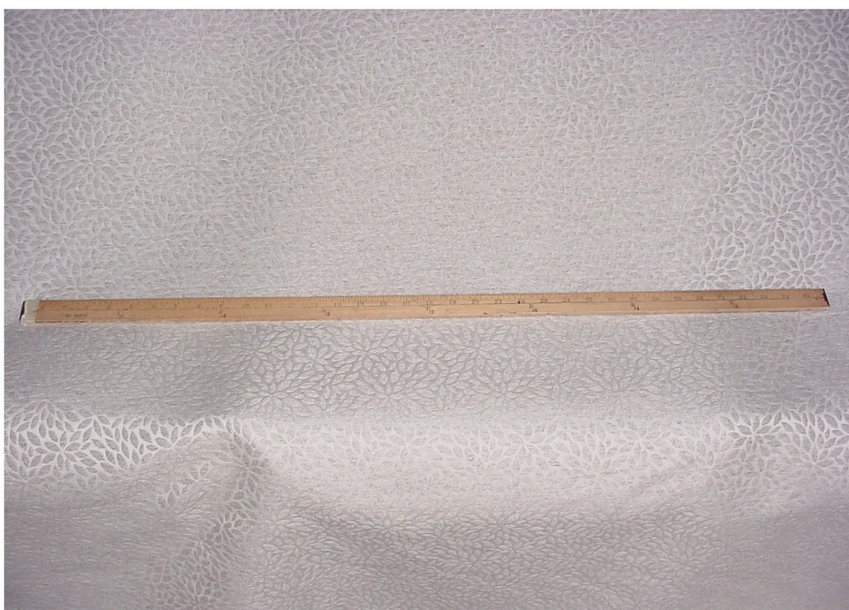 Tela de tapicería de chenilla floral de abedul tejido Risa Scalamandre 27239 1-7/8Y Foto 2 de 4