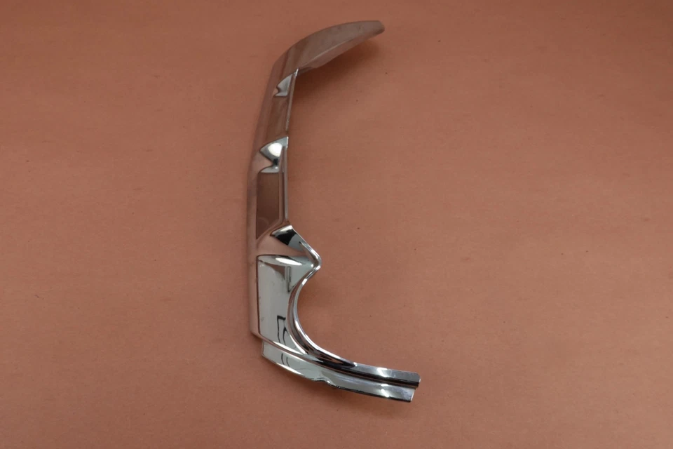 2013 07-17 TRIUMPH ROCKET III TOURING Radiator Cover Guard 2108417 - Image 4 of 4