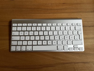 Apple Magic Keyboard A1314 - QWERTZ - Bluetooth - Wireless Charging