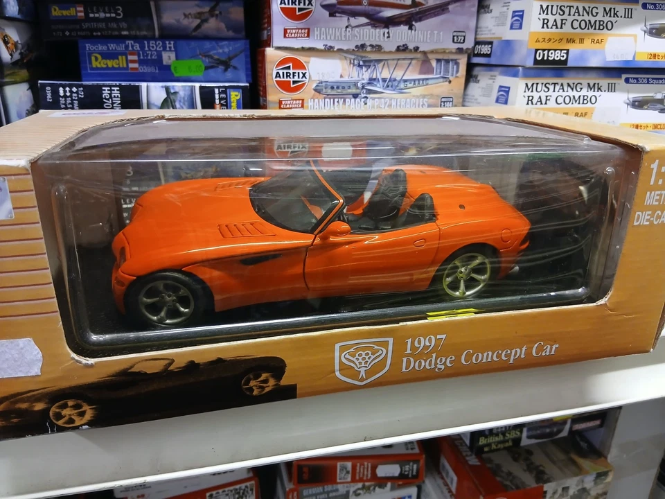 Anson 30333 Dodge Concept Car 1997 1/18 - Immagine 2 di 3
