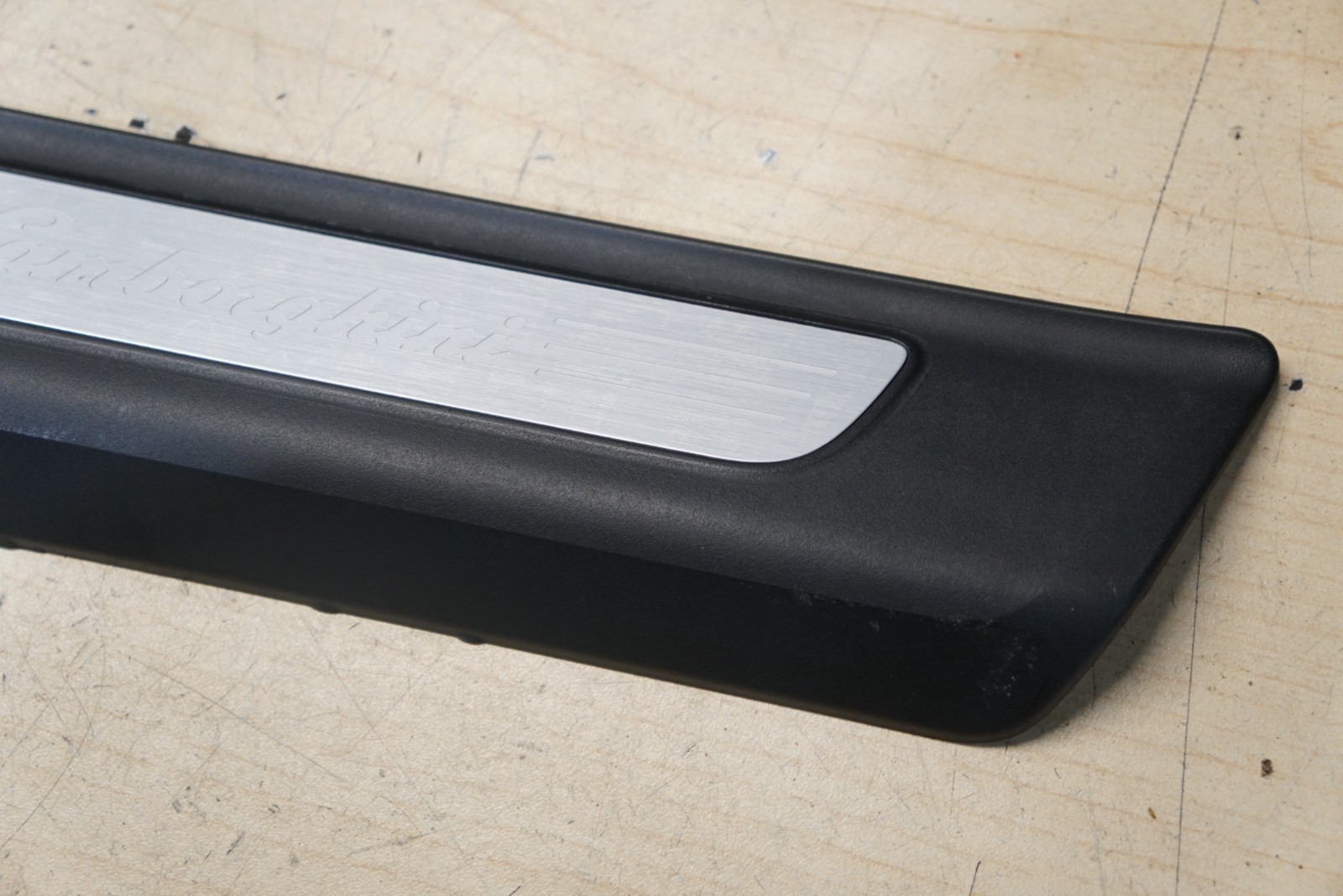 2019 - 2025 LAMBORGHINI URUS REAR LEFT OUTER DOOR SILL SCUFF TRIM OEM 4ML853375