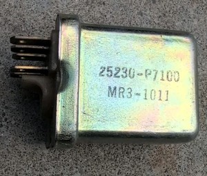 79-83 Datsun 280ZX Lamp Assembly Relay 25230-P7100 Nissan 280 ZX Mr3-1011