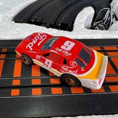 1986 Aurora AFX Thunder Stockers Turbo 2 Slot Cars Racing Track