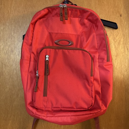 Oakley Backpack Red Dual Front Pouch Zipper - 19”x14” Back Pack - Picture 1 of 11