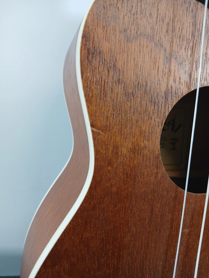 Lankai LU-21  Standard Soprano Ukulele With Hard Case VGC - Image 4 of 4