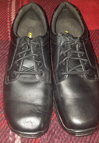 black lace up non slip shoes