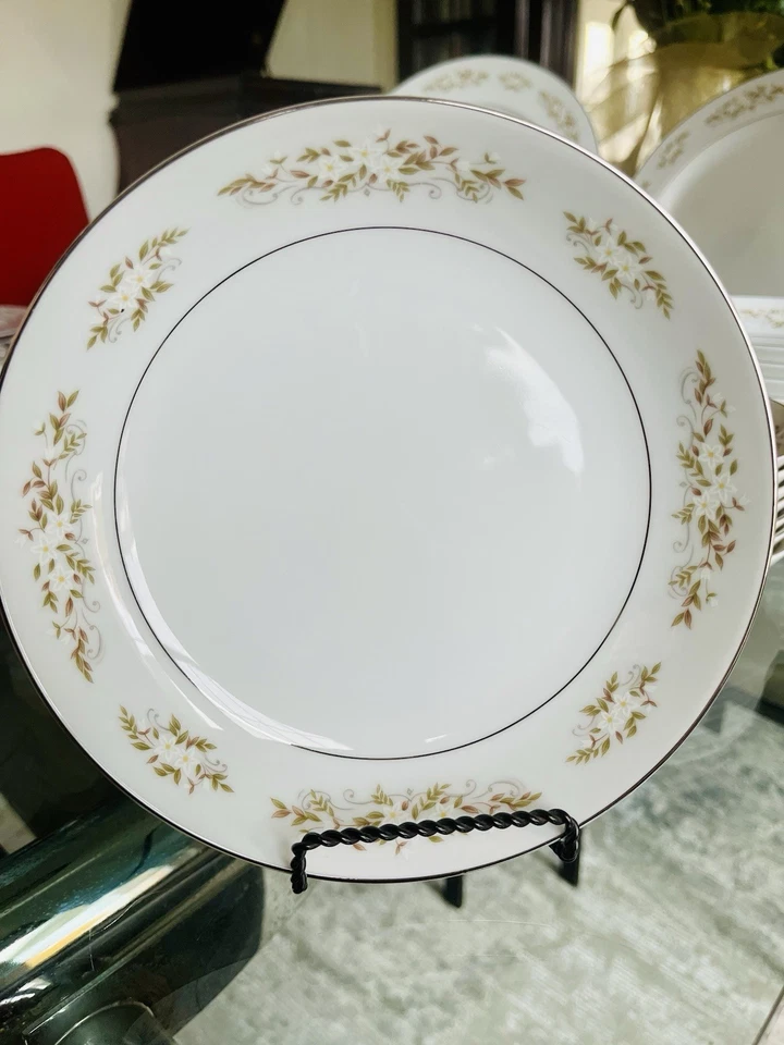 VINTAGE 65pc SPRINGTIME Fine China Set for 8-9 International Silver #326 - Image 3 of 4