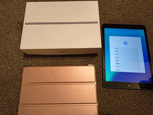 Apple iPad 8th Gen. 32GB, Wi-Fi, 10.2 in - Space Grey Boxed