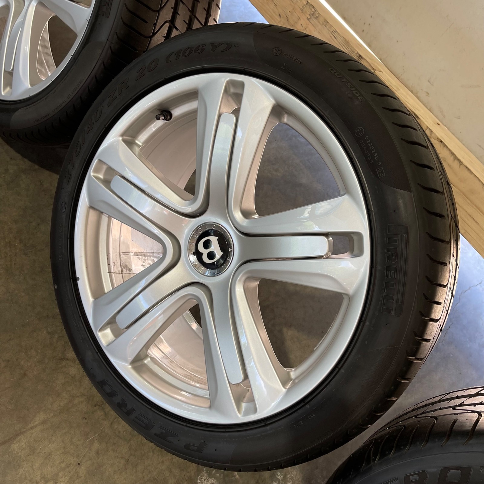 Bentley Continental GT Wheels Set of 4 Silver P/N 3W0601025DB