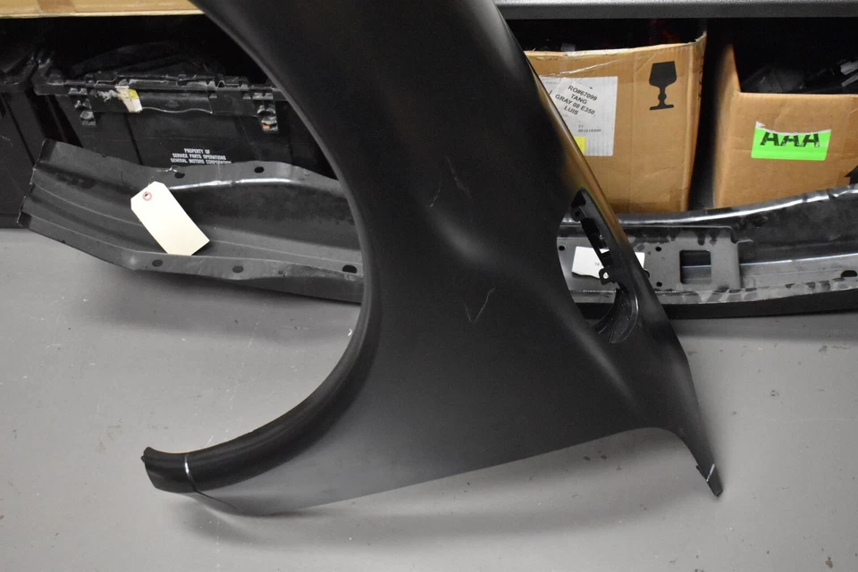 GUARDABARROS LADO IZQUIERDO PORSCHE 911 CARRERA FÁBRICA OEM 1997 Foto 3 de 4