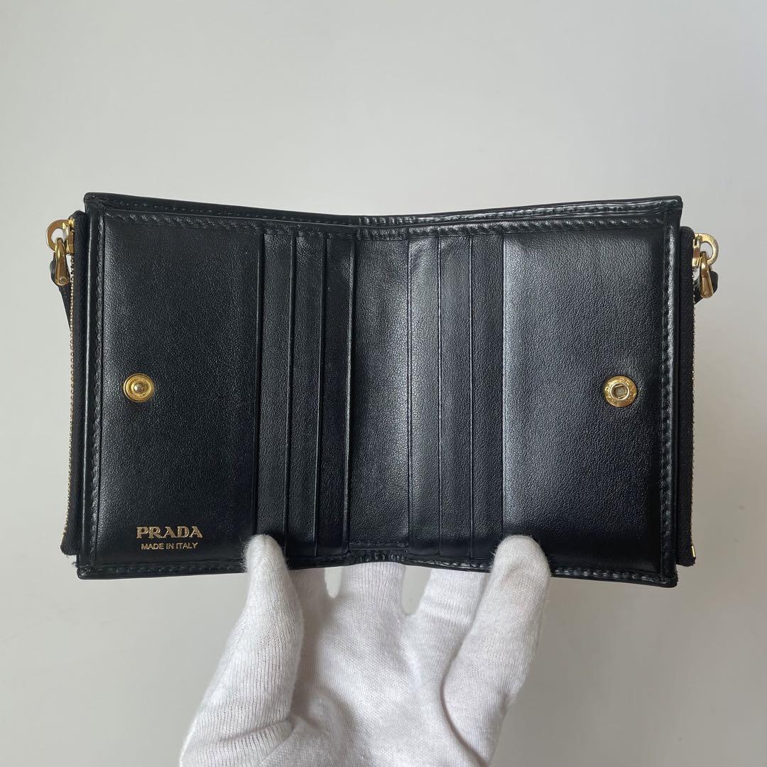 Excellent condition Prada bi-fold wallet Vitello Move leather 
