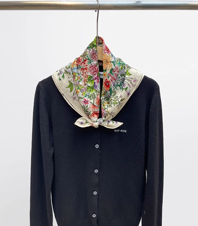 70% Cashmere 30% Silk Green Floral Double-Sided Square Wrap Shawl 62x62cm