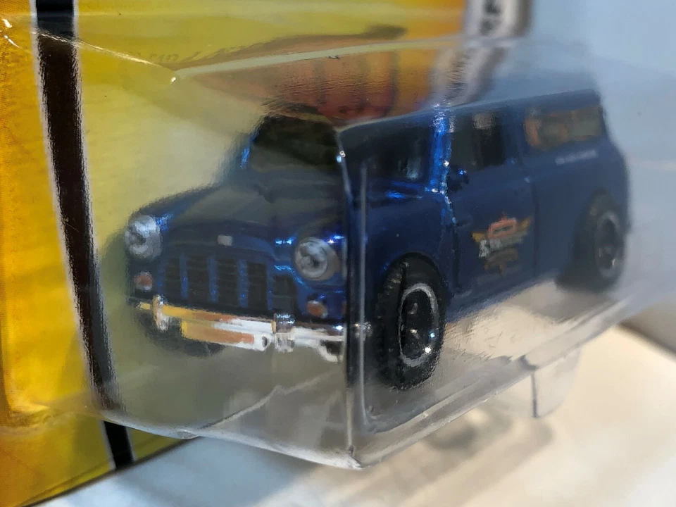 MATCHBOX MB31 '65 AUSTIN MINI VAN CHROME BLUE MCCH 5th GATHERING CONVENTION 2007 - Image 4 of 4