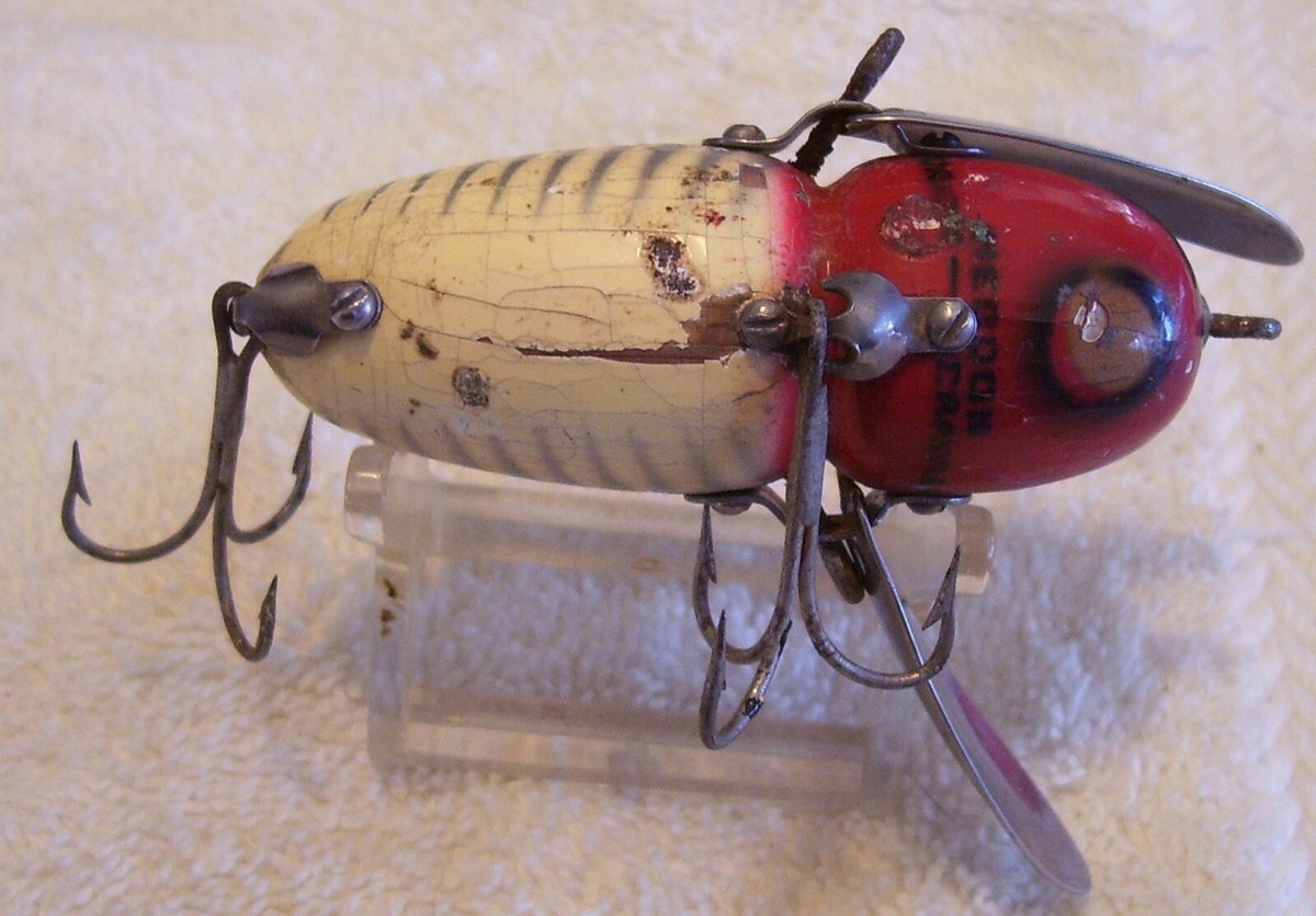 041524 VINTAGE HEDDON WOOD CRAZY CRAWLER LURE 2.75