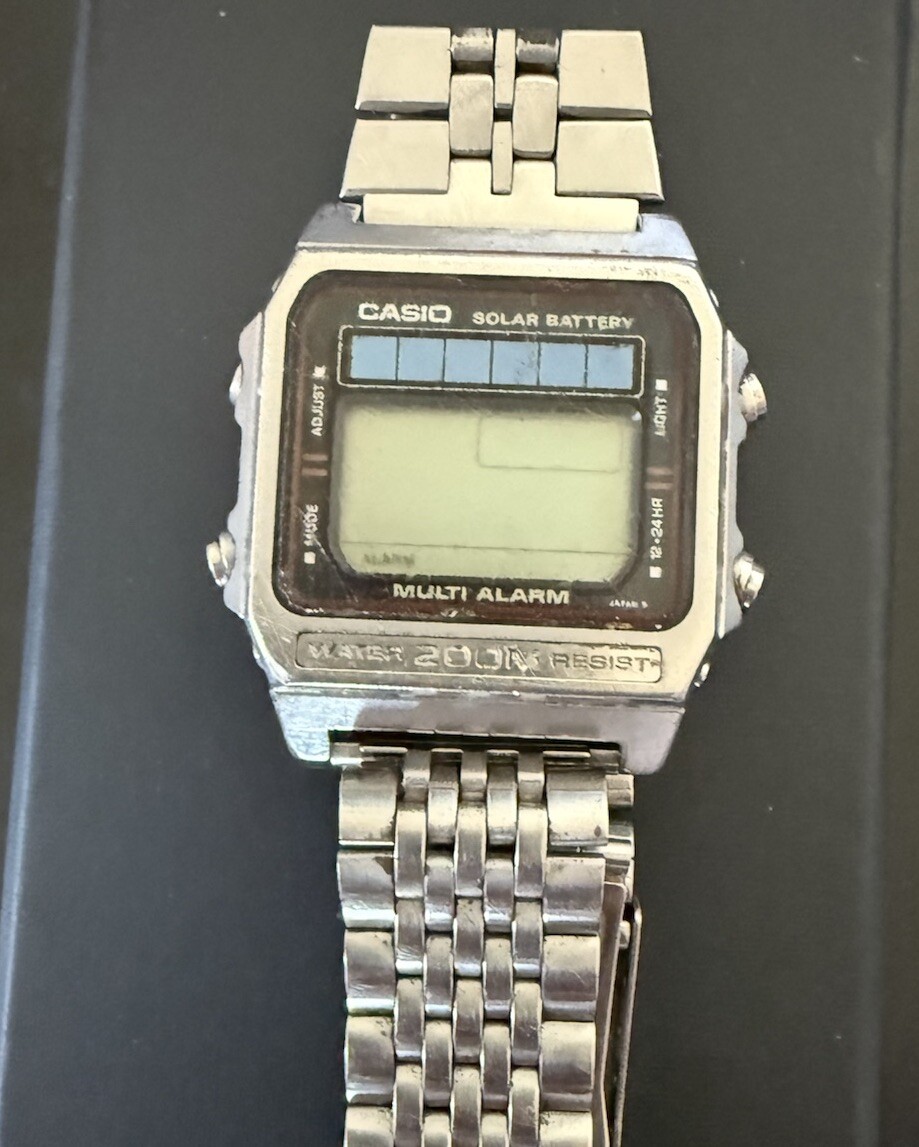 Vintage Men's Casio Digital Solar Watch - DW 2000 Water 200M