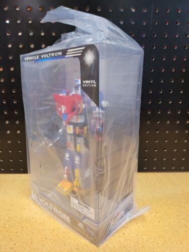 Vehicle Voltron Vinyl 9" Tall - New Still in Packaging - Picture 3 of 4