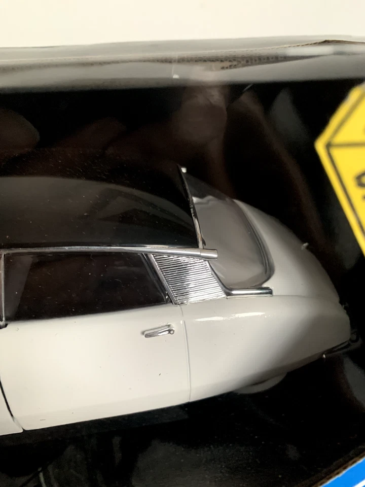 JOB LOT X2 SOLIDO  1/18 1:18 CITROEN DS BERLINE 1963 REF 8033 8033CG WHITE -GREY — 第 3/4 张图片