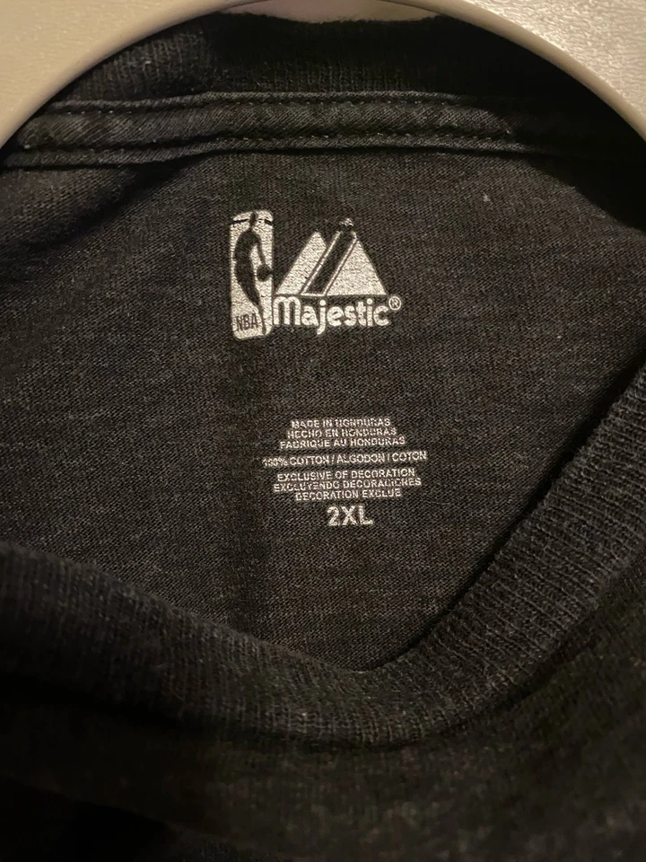 Mens XXL LeBron James Miami Heat 2012 NBA Champions Majestic T-Shirt - Image 3 of 3