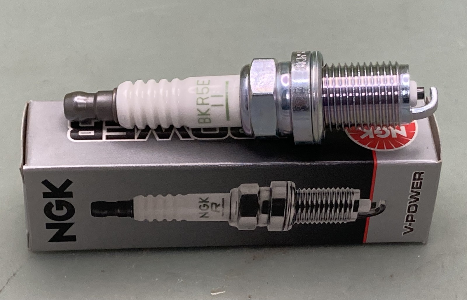 Qty 2 NGK 6953 V-Power Spark Plug BKR5E-11 New Genuine