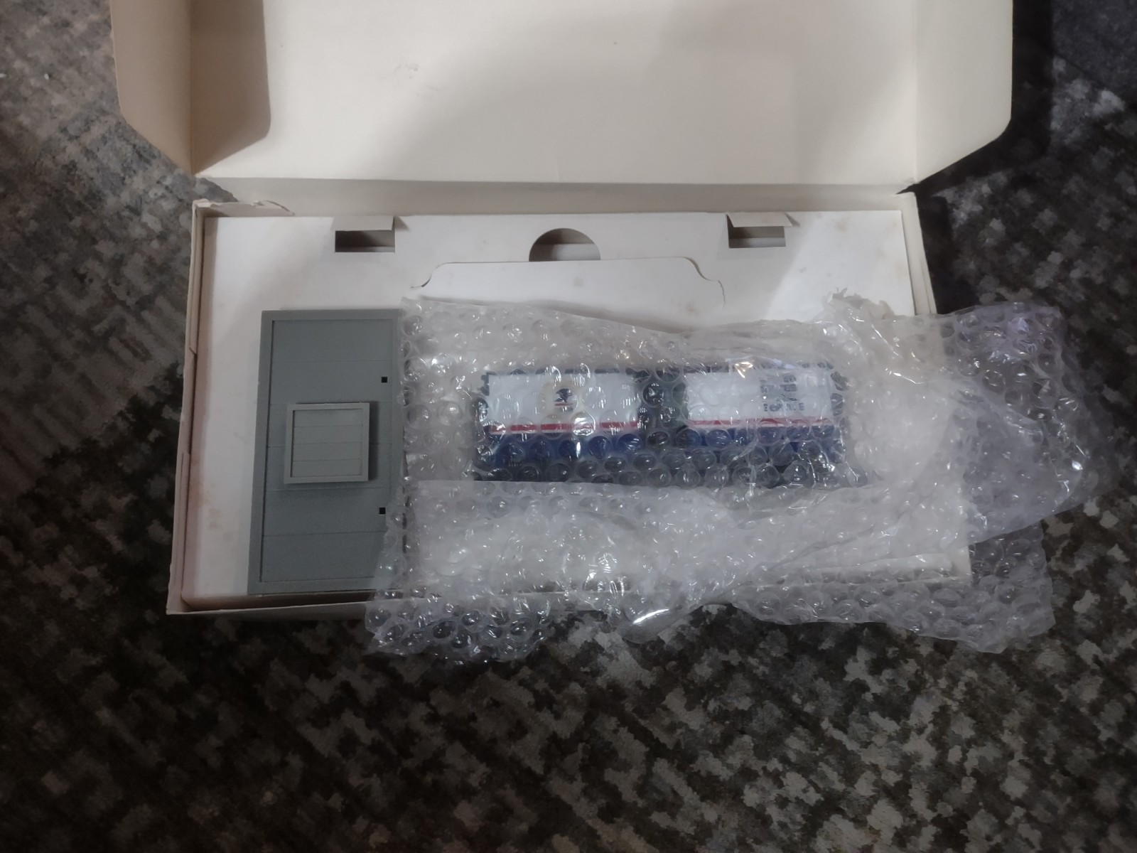 Tyco Trains Unloading Mail Car  Post Office NIB Action Kit Set Railroad Building