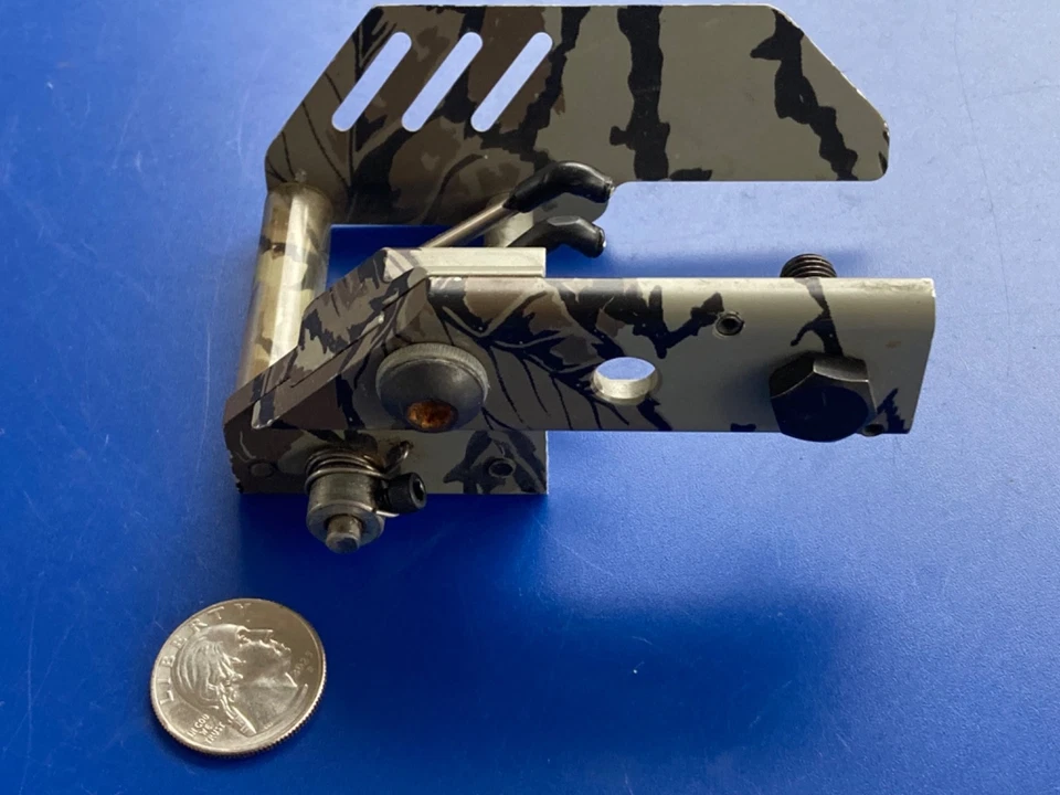 ARCHERY DROP-AWAY ARROW REST OVER DRAW CAMO RIGHT HAND VINTAGE RH - Image 4 of 4