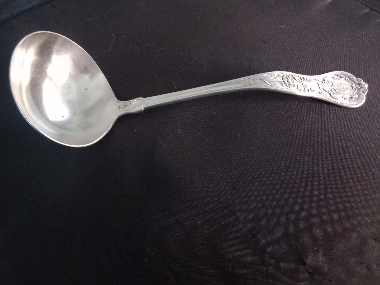 R. Wallace 1835 Antique Soup Gravy Ladle Silver Plate Hotel Astor Floral Design
