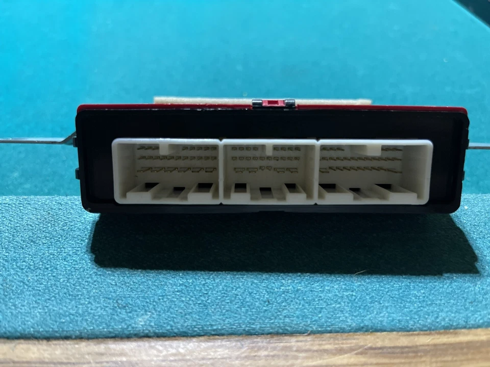 2010 - 2012 LEXUS LS460 REAR RIGHT DOOR MULTIPLEX NETWORK COMPUTER MODULE OEM - Image 4 of 4