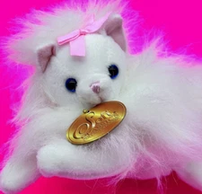 Soft Classics by Geoffrey Vintage 1998 Realistic White and Pink Kitten 4" X 8"