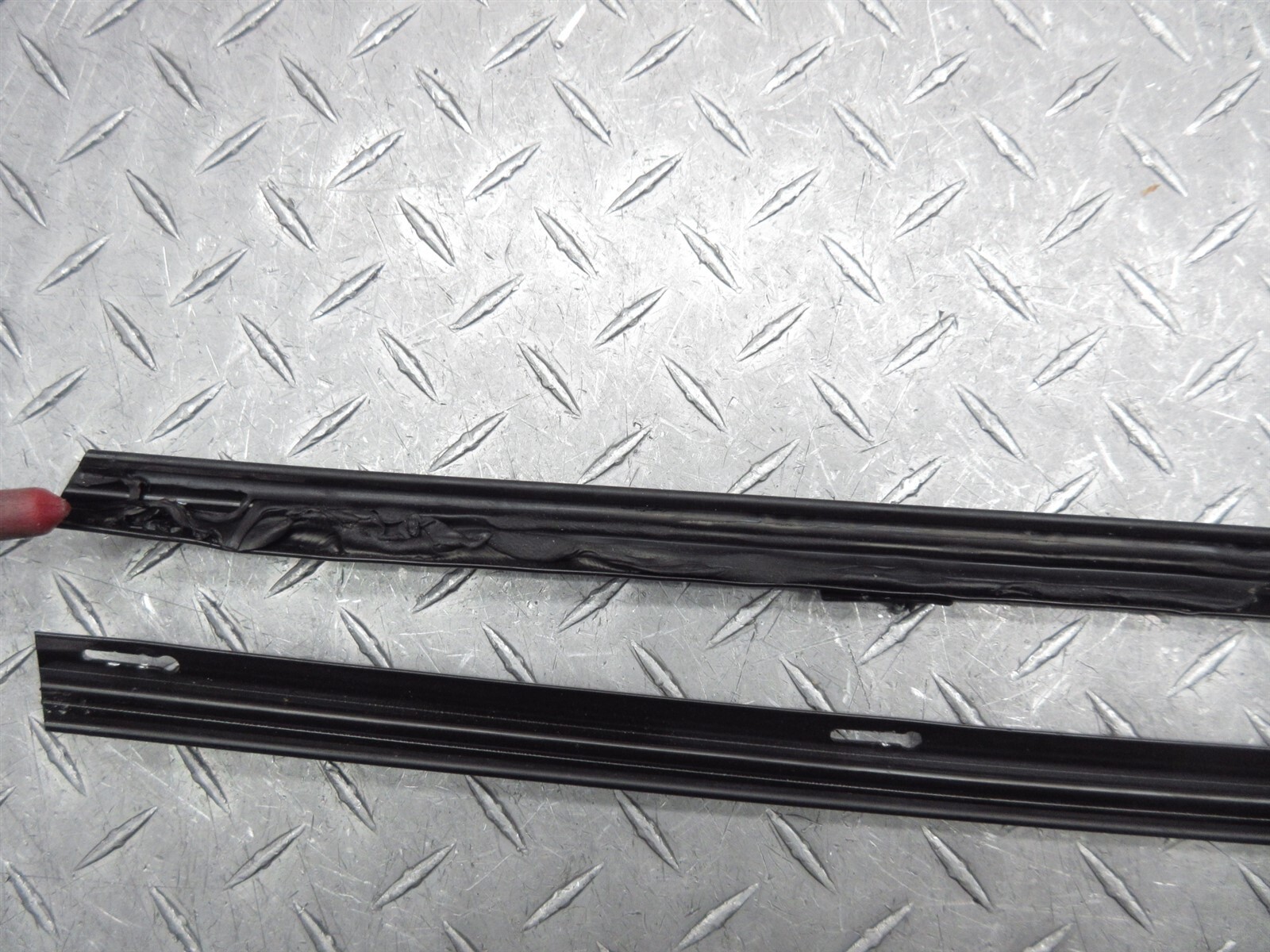 2008 Ferrari F430 Spider 65797300 Front Windshield Windscreen Glass Seal Gasket
