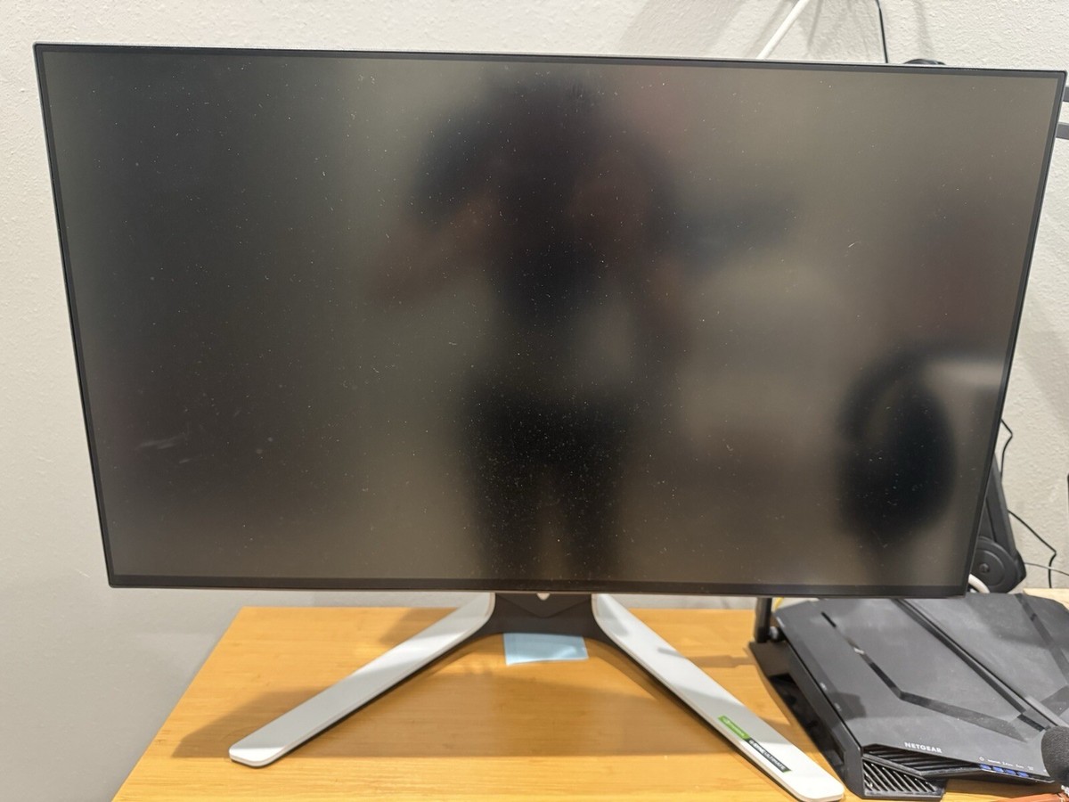 Alienware AW2721D 27