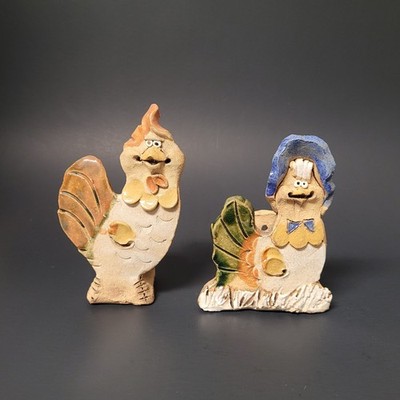 Set of 2 Vintage Max Hindt Pottery Chicken & Rooster Wall Hook Figures Signed 5''