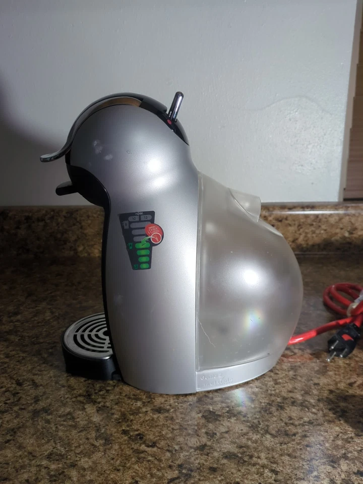 Nestlé Nescafé Dolce Gusto Genio 2 • MD9771 • Cafetera Premium Foto 2 de 4