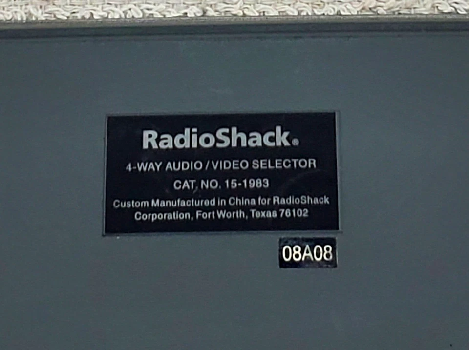 Radio Shack 15-1983 4-Way Audio/Video Selector Vintage  - Image 3 of 3