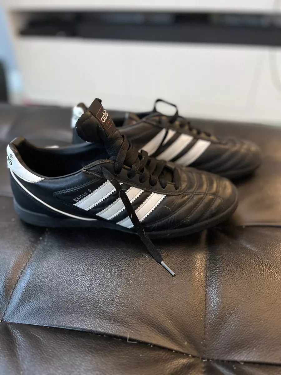 Uppers football deals boots