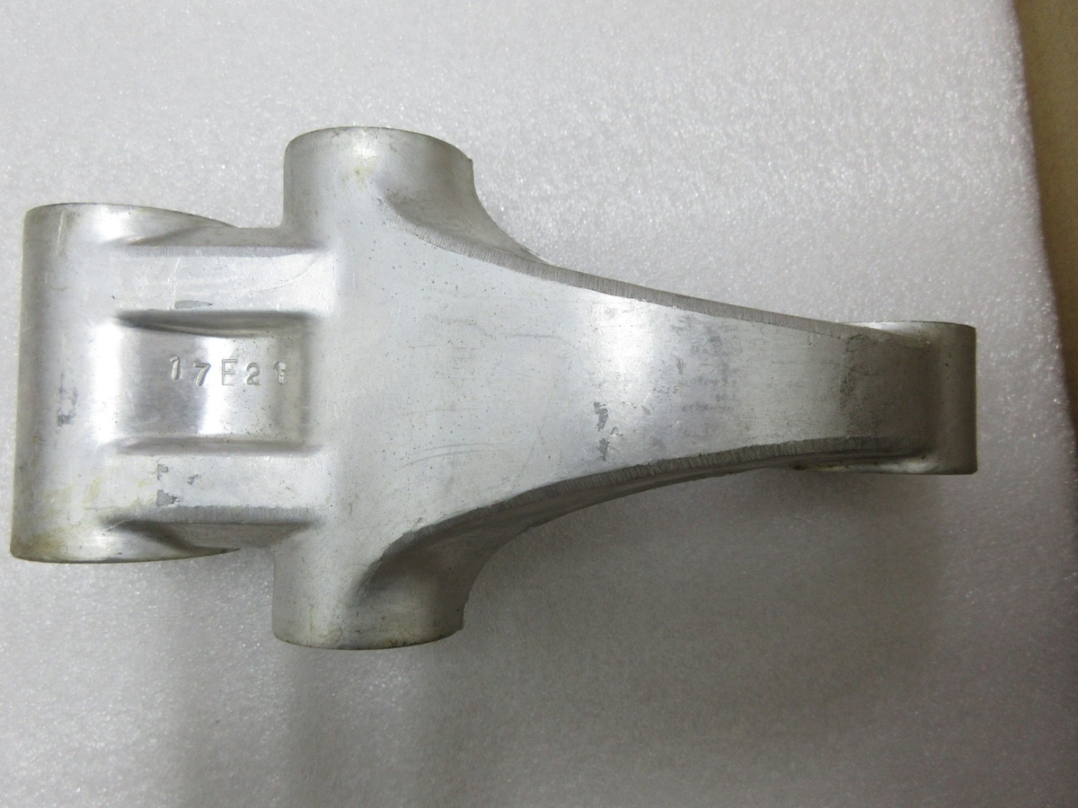 95 Suzuki GSXR 750 Rear Linkage Dog Bone 62600-17811 for sale