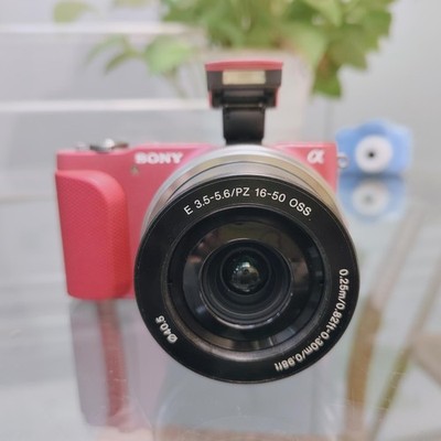 SONY Alpha NEX-3N Mirrorless Digital Camera with 16-50mm OSS lens 90%New Pink