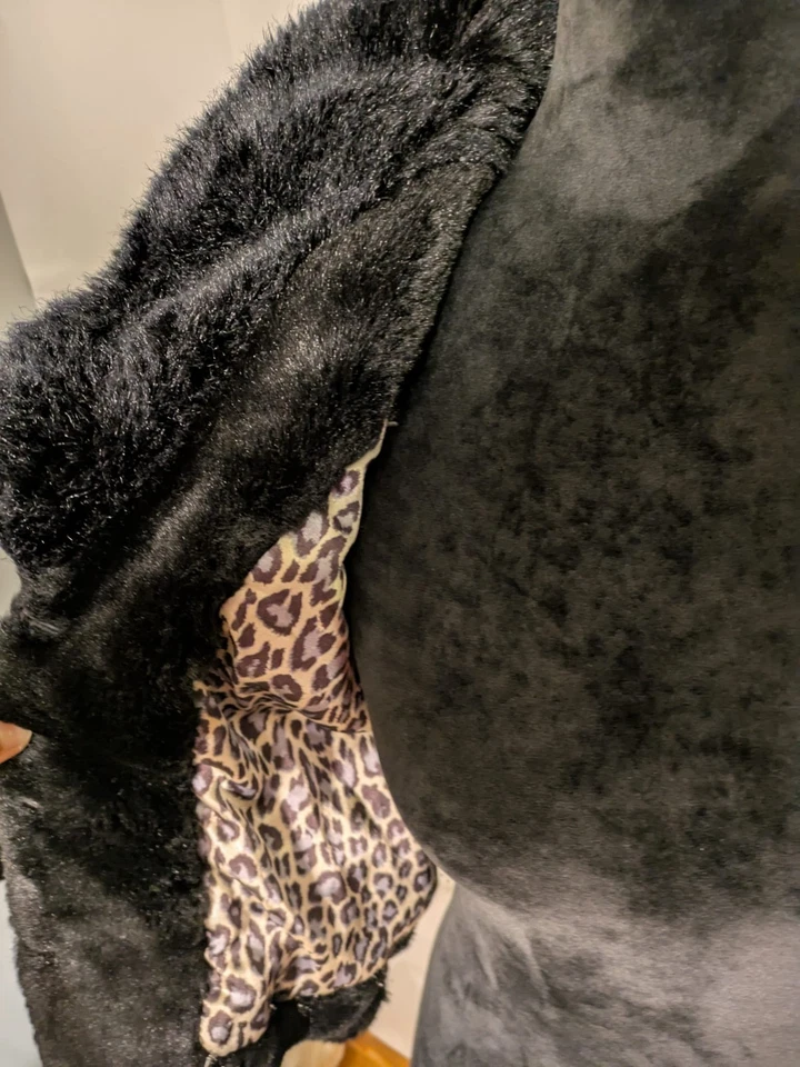 Elegant black coat for girls, Size 10/12, no belt. - Image 4 of 4