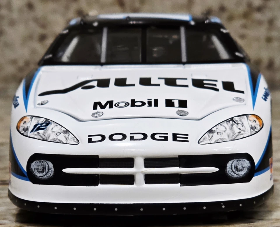 2003 #12 Ryan Newman Alltel Dodge Intrepid R/T 1:24 Diecast Team Caliber Penske Foto 2 de 4