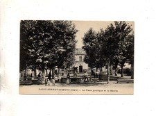 CPA -38- SAINT-BONNET-DE-MURE - la place publique et la mairie - animé - voy1924