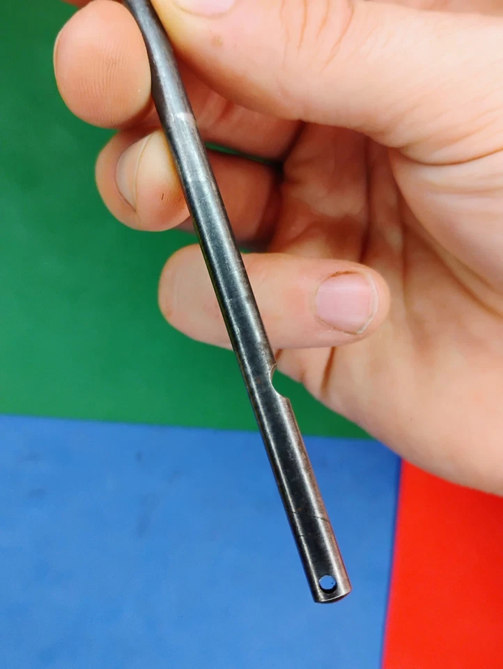 Pin de disparo Ross 1910 Mk III - pieza de rifle Ross Mark 3 1910 Foto 3 de 4