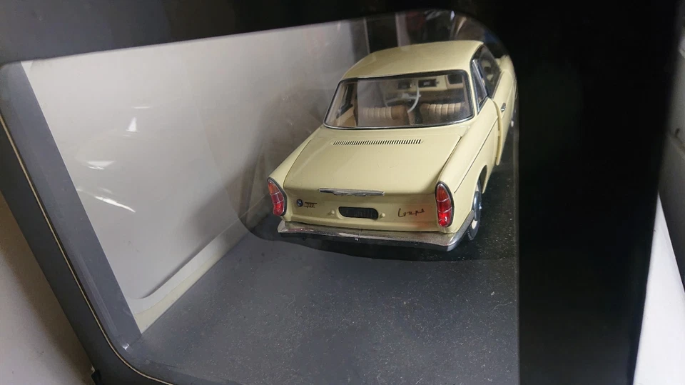 1/18 Autoart Millenium Bmw 700 Sport Coupé Beige Crème Ref.70651 - Photo 3/3