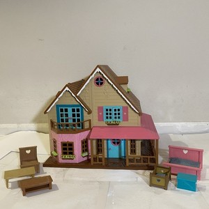 Li'l Woodzeez Honeysuckle Hillside Cottage House With Lights And Furniture Works
