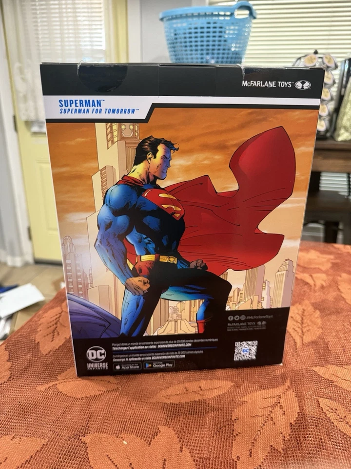 Nueva estatua de vinilo DC Multiverse McFarlane Toys Superman For Tomorrow Foto 3 de 4