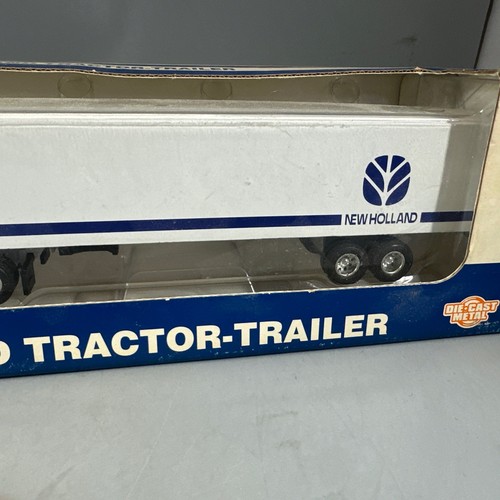 1/64 Scale New Holland Semi Tractor Trailer Ertl 1995 - Picture 2 of 9
