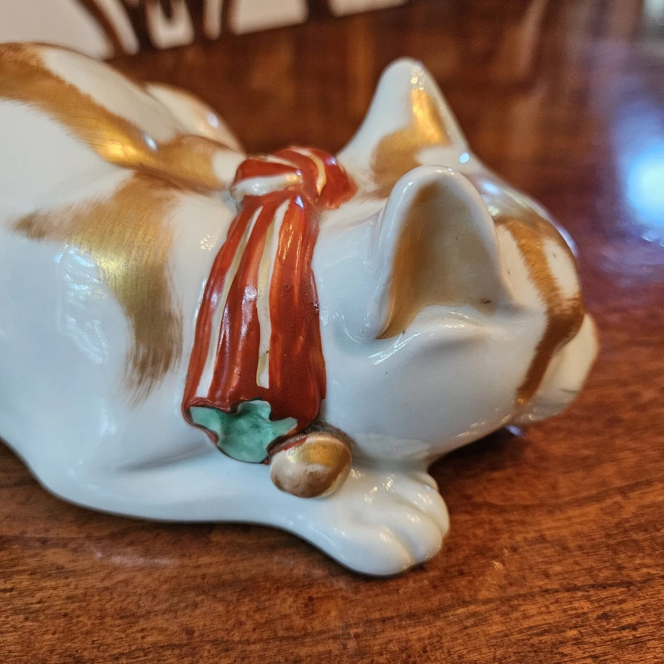 Pestañas negras grandes de porcelana para gato dormido AO Kutani del período Meiji japonés 19c Foto 4 de 4