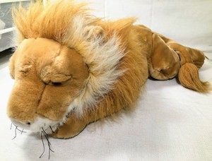 fao schwarz stuffed lion