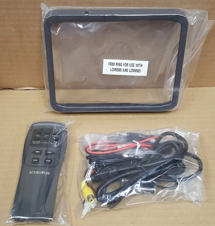 Audiovox LCM0565 5.6" TFT LCD Monitor with Headrest Housing NEW IN PACKAGE - Image 2 of 4