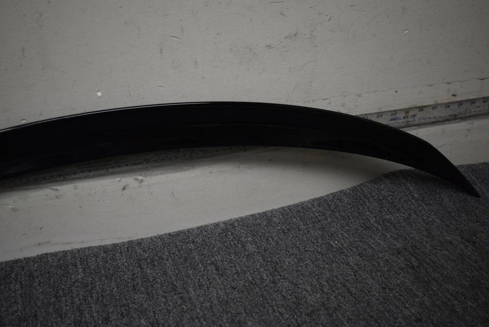 Mercedes Benz CLA45 2016 AMG alerón trasero moldura OEM de fábrica Foto 3 de 4