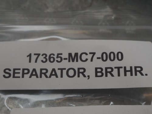 HONDA CX500TURBO 1981 17365-MC7-000 SEPARATOR BRTHR. 12546 - Picture 4 of 5