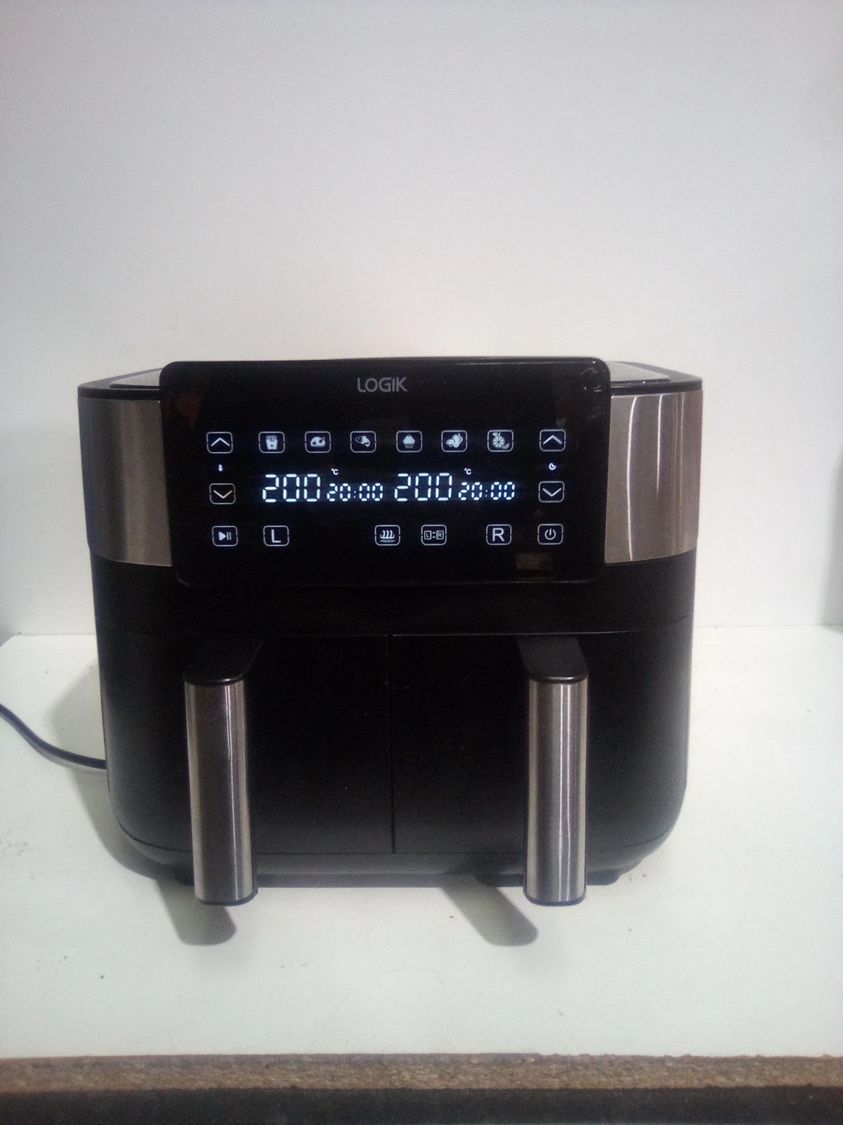 Logik 7.2L Dual Basket L72AFB23 Air Fryer Black & Silver
Opens in a new window or tab
